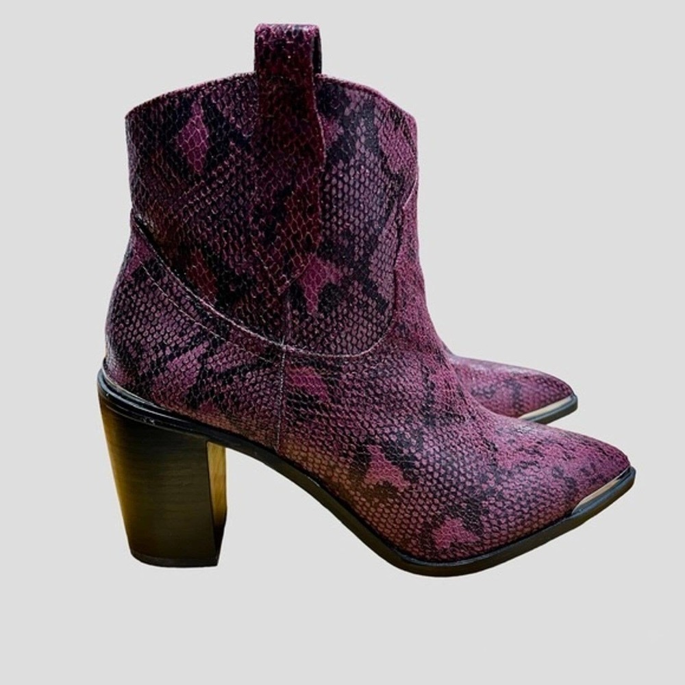Steve Madden Zora Mid Calf Boots Burgundy Snakeskin Print Western Style Size 7.5